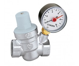 Редуктор давления с манометром  CALEFFI PN 16 D 1/2